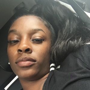 Meet your Posher, Zaiems